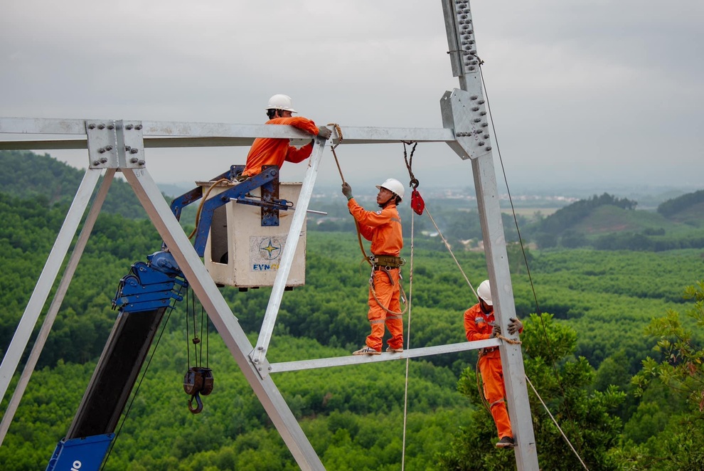 Tiêu thụ điện 6 tháng đầu năm 2024 tăng tới 12,4% - 2 Tiêu thụ điện 6 tháng đầu năm 2024 tăng tới 12,4% - 2
