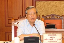 Chuyện “lò nóng”, “củi tươi” và những người giữ lửa