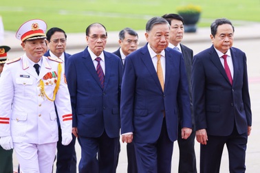 Hình ảnh lãnh đạo Đảng, Nhà nước vào Lăng viếng Bác nhân ngày 19/5