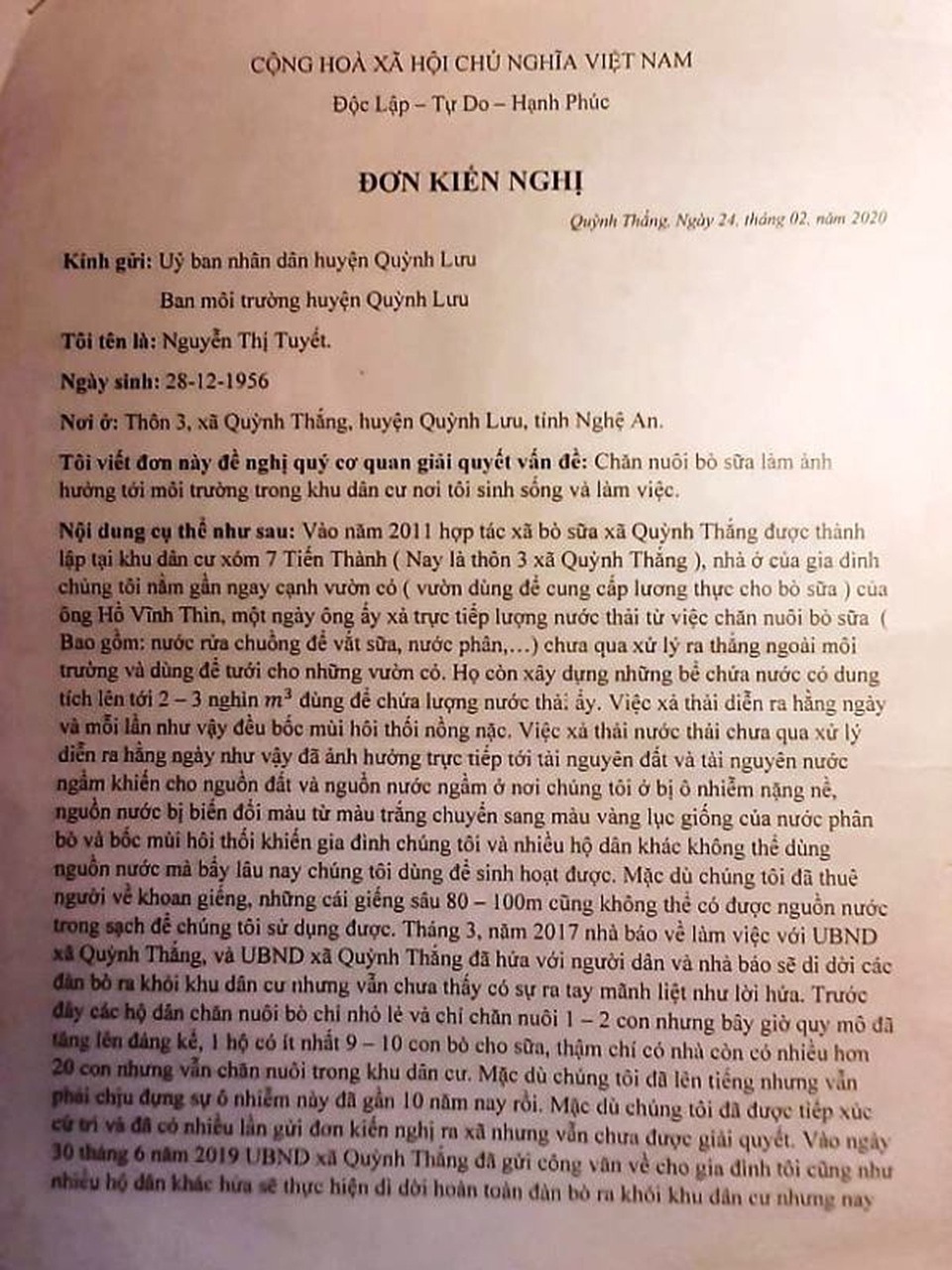 Nuôi bò sữa “án ngữ” trong khu dân cư, cả xóm kêu trời vì ô nhiễm - 2 Nuôi bò sữa “án ngữ” trong khu dân cư, cả xóm kêu trời vì ô nhiễm - 2
