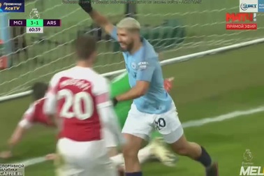 Aguero lập hat-trick vào lưới Arsenal