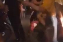 Con dâu gây sốc khi cầm dép ném trả mẹ chồng