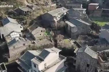 “Ngôi làng ma” nằm giữa biển ở Trung Quốc