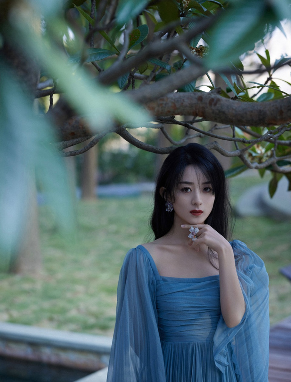 Triệu Lệ Dĩnh đẹp nao lòng với sắc xanh quyến rũ - 9 Triệu Lệ Dĩnh đẹp nao lòng với sắc xanh quyến rũ - 9