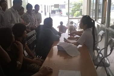 Hàng trăm công nhân bị ngộ độc phải nhập viện cấp cứu