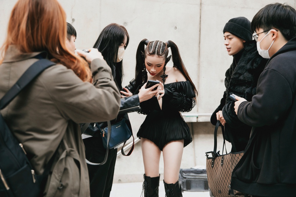 Mẫu nhí Bảo Hà diện thiết kế của Công Trí tỏa sáng tại Seoul Fashion Week - 9 Mẫu nhí Bảo Hà diện thiết kế của Công Trí tỏa sáng tại Seoul Fashion Week - 9