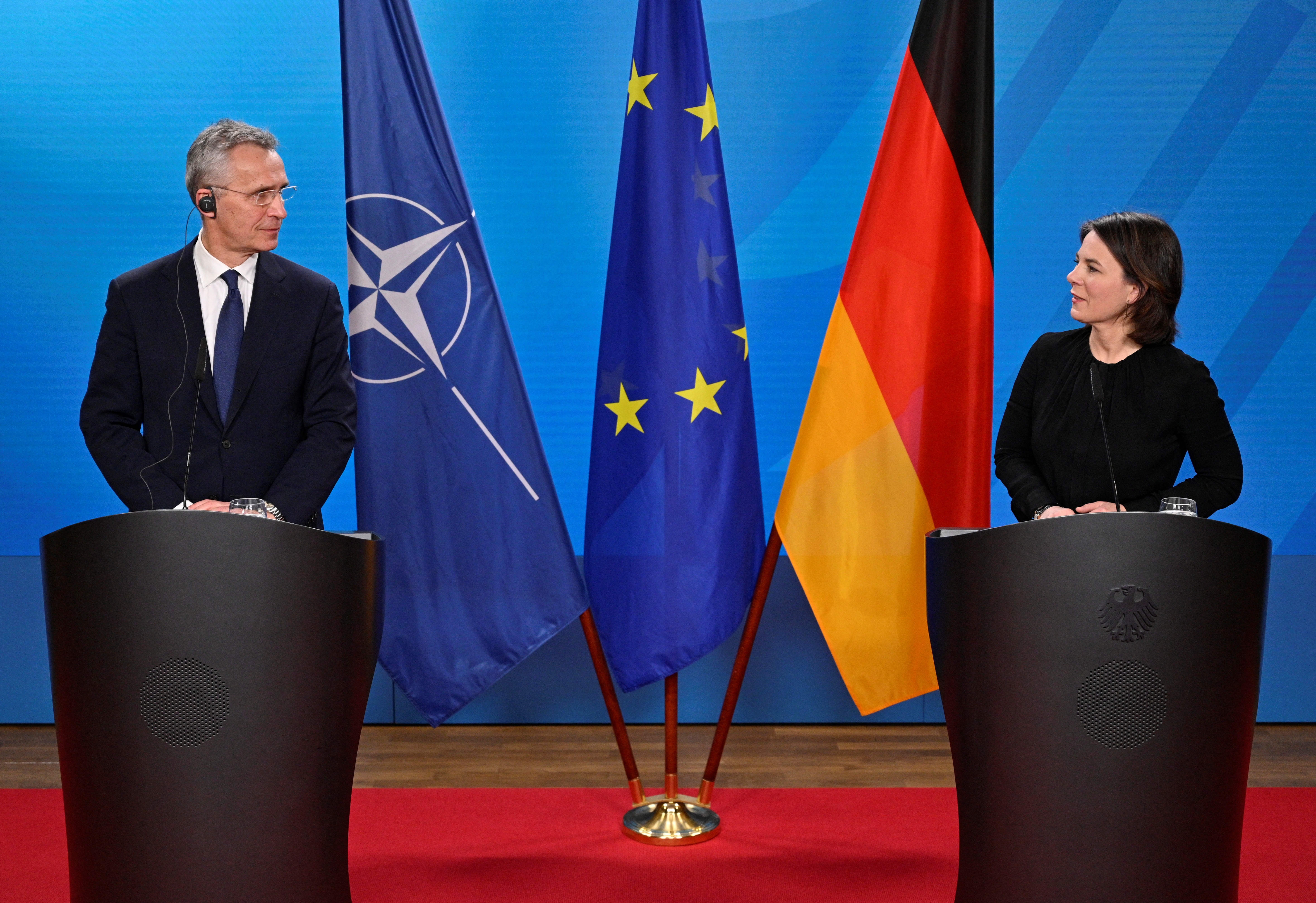 NATO và Nga có đối đầu quân sự trực tiếp nếu lãnh thổ NATO bị tấn công? - 3 NATO và Nga có đối đầu quân sự trực tiếp nếu lãnh thổ NATO bị tấn công? - 3
