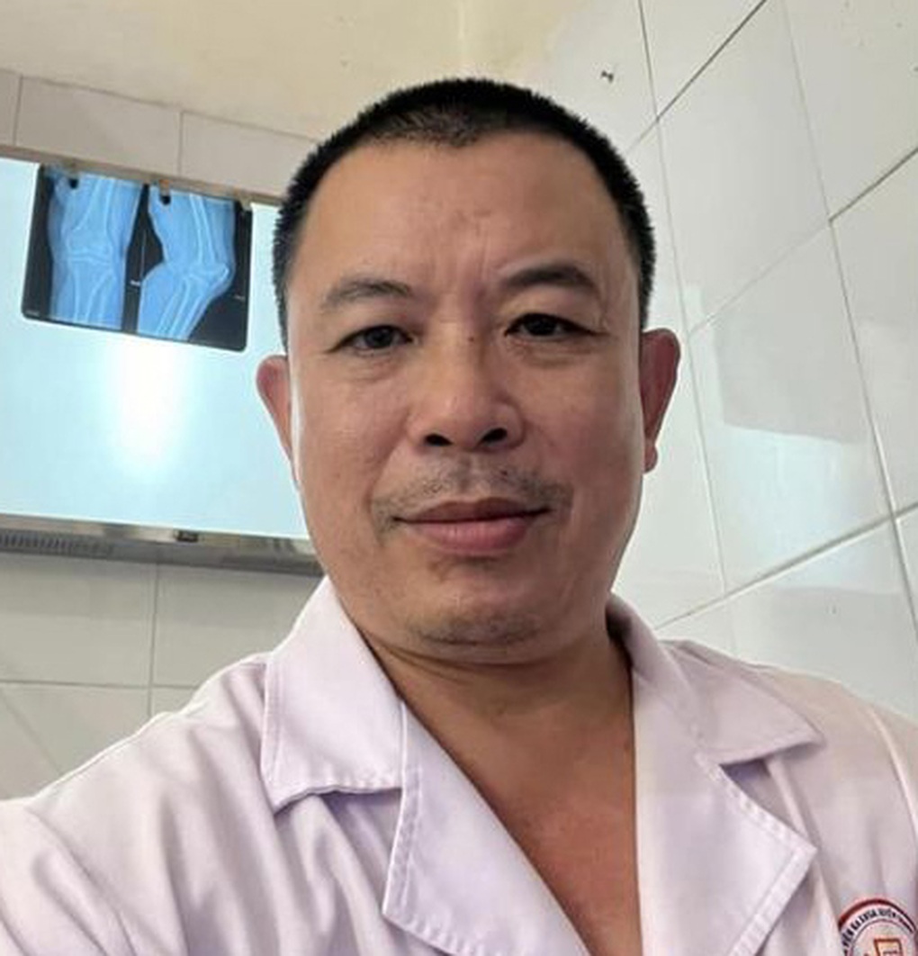 Bác sĩ đuổi theo xe máy, cứu trẻ ngừng tim, ngừng thở - 2 Bác sĩ đuổi theo xe máy, cứu trẻ ngừng tim, ngừng thở - 2