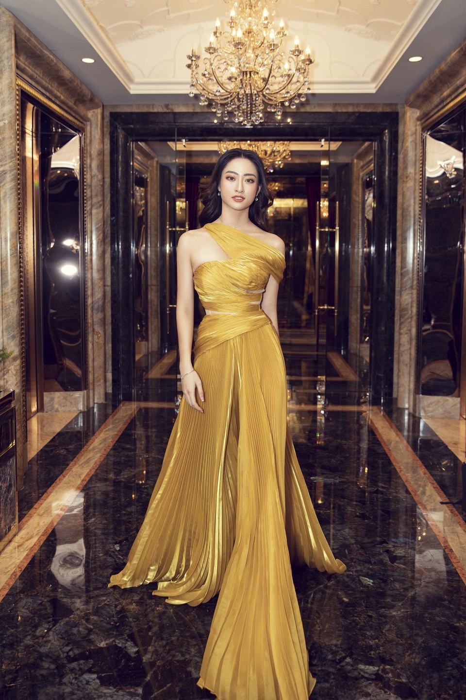 Vai trò mới gây bất ngờ của hoa hậu Lương Thùy Linh - 4 Vai trò mới gây bất ngờ của hoa hậu Lương Thùy Linh - 4