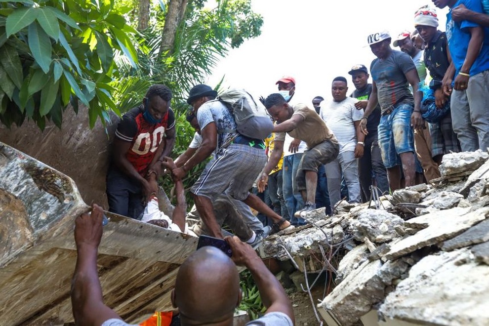 Động đất 7,2 độ richter rung chuyển Haiti, 304 người chết - 3 Động đất 7,2 độ richter rung chuyển Haiti, 304 người chết - 3