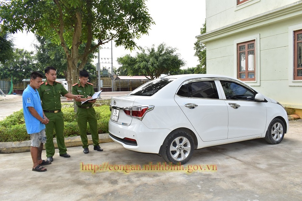 Khen thưởng lực lượng công an phá nhanh vụ án cướp ô tô - 1 Khen thưởng lực lượng công an phá nhanh vụ án cướp ô tô - 1
