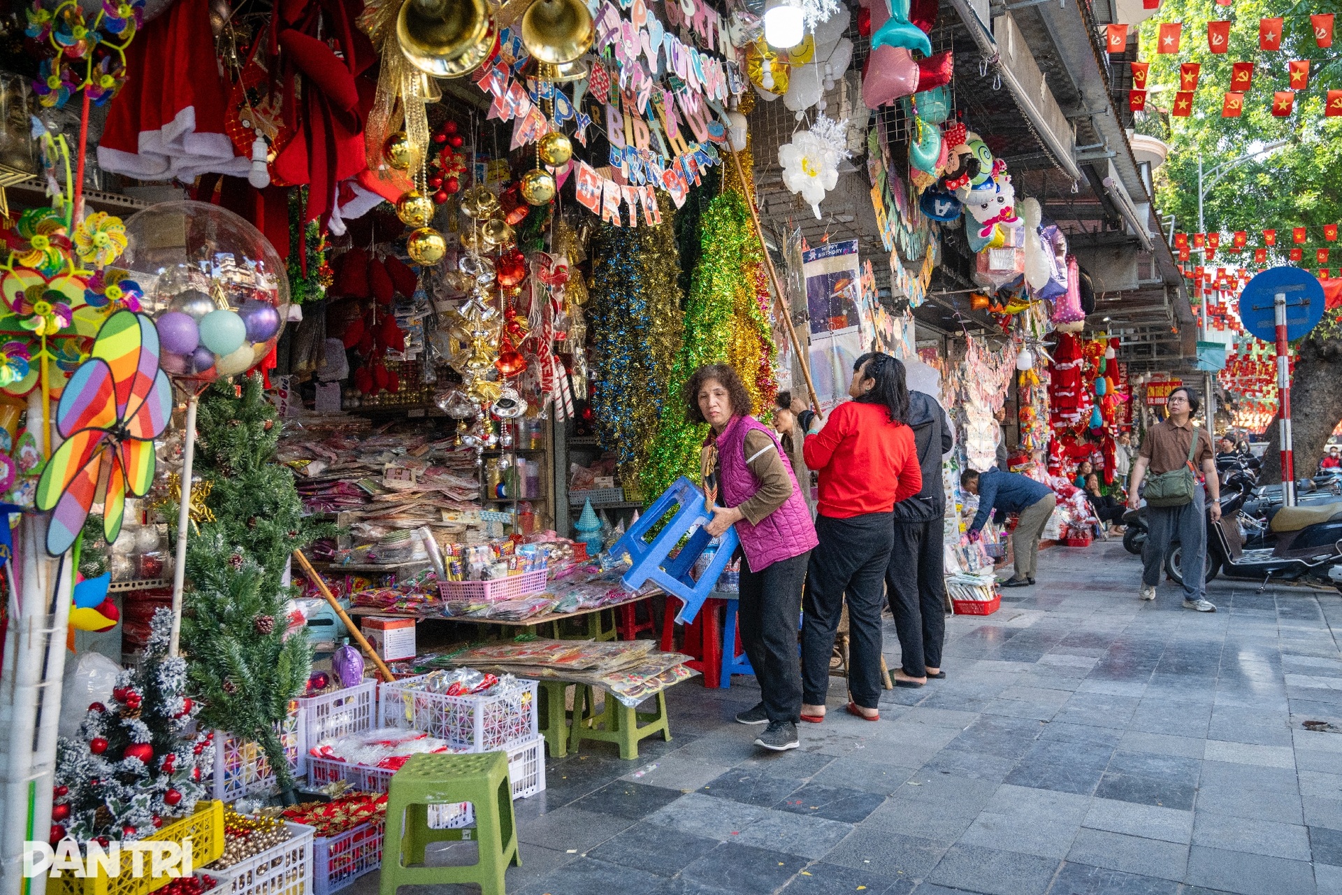 Công an Hà Nội ra quân dẹp vỉa hè, thí điểm mô hình phường kiểu mẫu - 3
