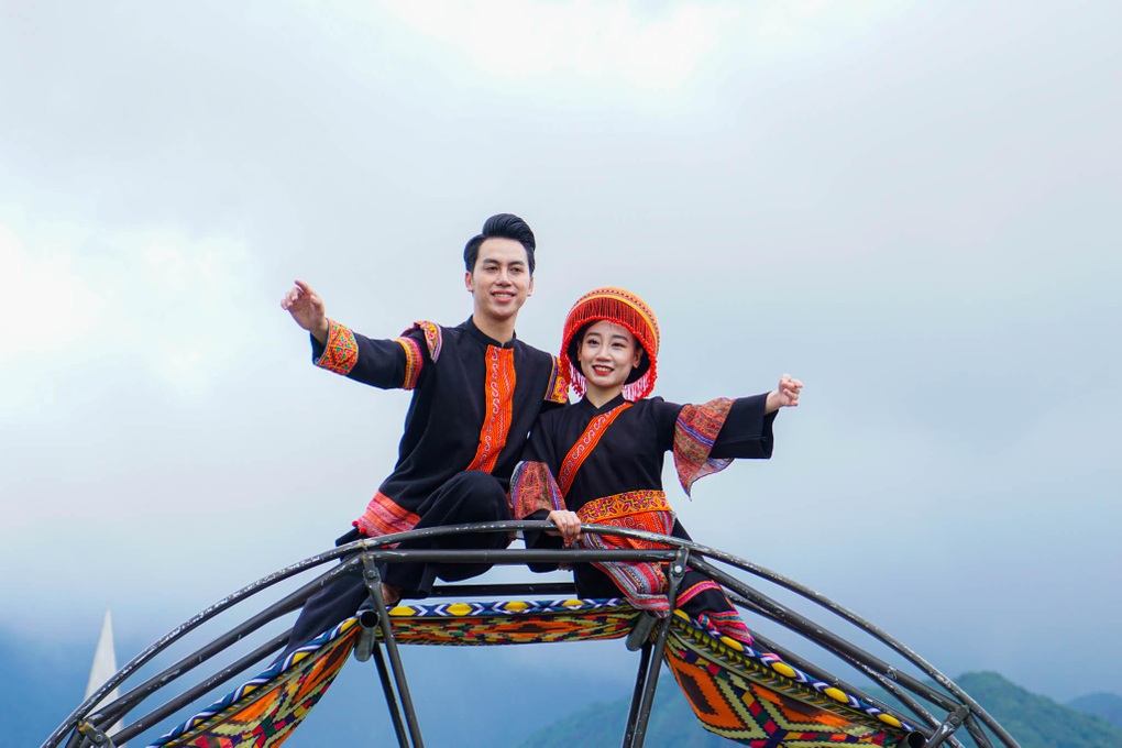 Lên Fansipan chứng kiến chuyện tình Tây Bắc giữa chàng Đỗ và nàng Quyên - 3 Lên Fansipan chứng kiến chuyện tình Tây Bắc giữa chàng Đỗ và nàng Quyên - 3