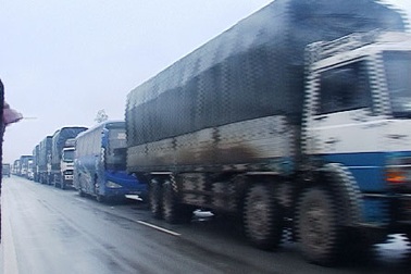 Tai nạn liên tiếp, đèo Phước Tượng kẹt xe hơn nửa ngày