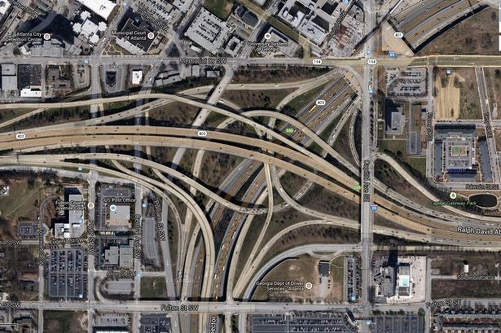 Giao lộ phức tạp như đường tàu lượn siêu tốc, tài xế hoa mắt chóng mặt - 3 Giao lộ phức tạp như đường tàu lượn siêu tốc, tài xế hoa mắt chóng mặt - 3