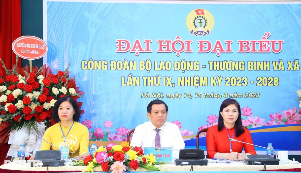 Bầu Ban chấp hành Công đoàn Bộ LĐ-TBXH nhiệm kỳ 2023-2028 - 1 Bầu Ban chấp hành Công đoàn Bộ LĐ-TBXH nhiệm kỳ 2023-2028 - 1