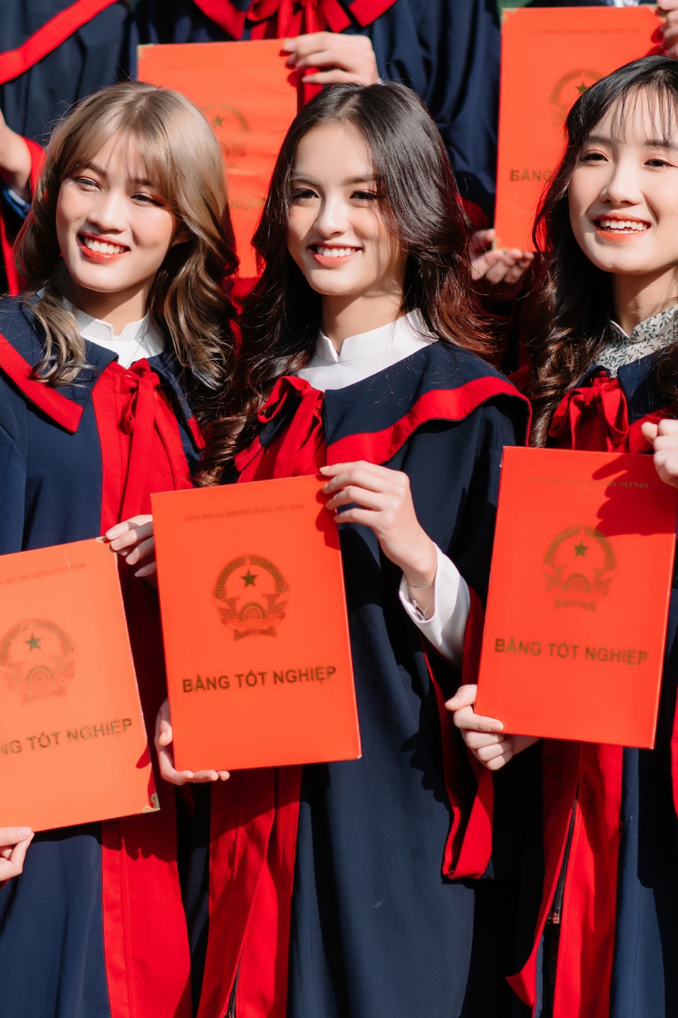 Hoa khôi Ngoại thương khoe ảnh kỷ yếu trong trẻo, tinh khôi - 1 Hoa khôi Ngoại thương khoe ảnh kỷ yếu trong trẻo, tinh khôi - 1