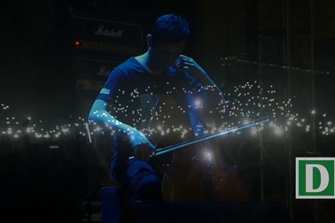 Lần đầu tiên MC Anh Tuấn kéo cello trong liveshow Trần Lập "Hẹn gặp lại".