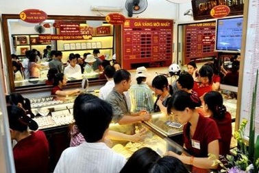 Vàng tiếp tục tăng giá ở mức cao