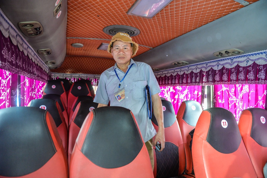 Xe khách trước ngày nghỉ lễ: Nơi đìu hiu, chỗ nổ tưng bừng - 2 Xe khách trước ngày nghỉ lễ: Nơi đìu hiu, chỗ nổ tưng bừng - 2