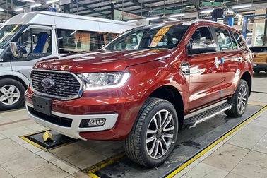 Ford Everest, Mazda CX-8 giảm giá gần 100 triệu trong tháng 6
