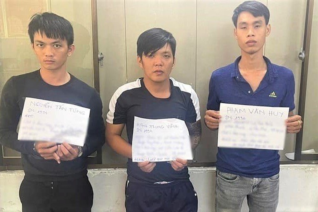 Kẻ giật điện thoại của nữ sinh trong tích tắc bị bắt - 1 Kẻ giật điện thoại của nữ sinh trong tích tắc bị bắt - 1