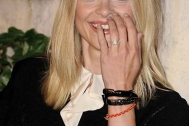 Sự kết hợp của ngọc trai Misaki và NTK Francesco Scognamiglio