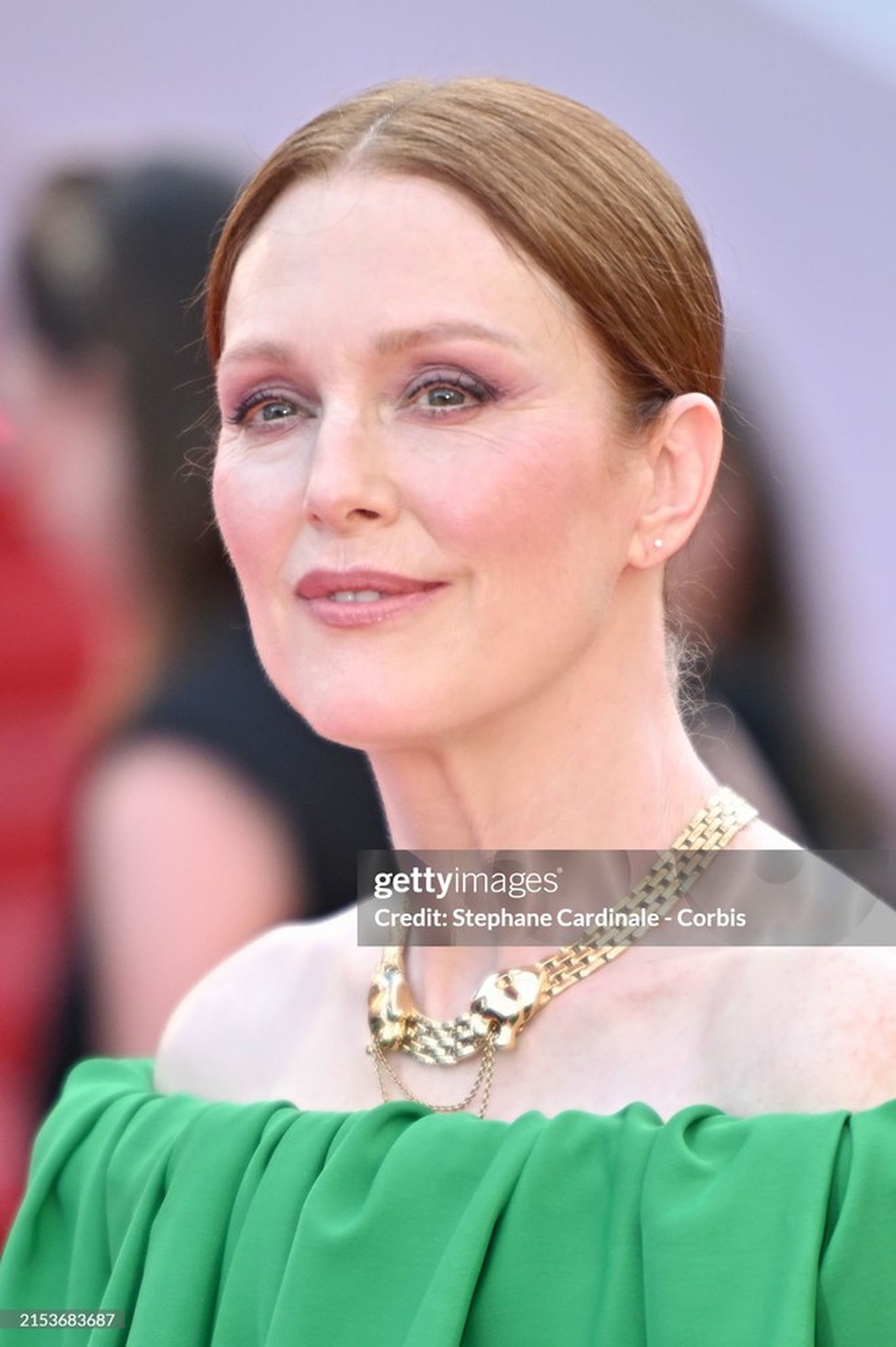 Hai mỹ nhân xứ Hàn đọ dáng trên thảm đỏ Cannes 2024 - 7 Hai mỹ nhân xứ Hàn đọ dáng trên thảm đỏ Cannes 2024 - 7
