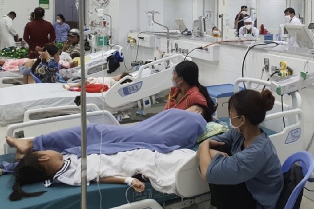 87 học sinh tiểu học nhập viện sau bữa trưa, nghi bị ngộ độc thực phẩm - 1 87 học sinh tiểu học nhập viện sau bữa trưa, nghi bị ngộ độc thực phẩm - 1