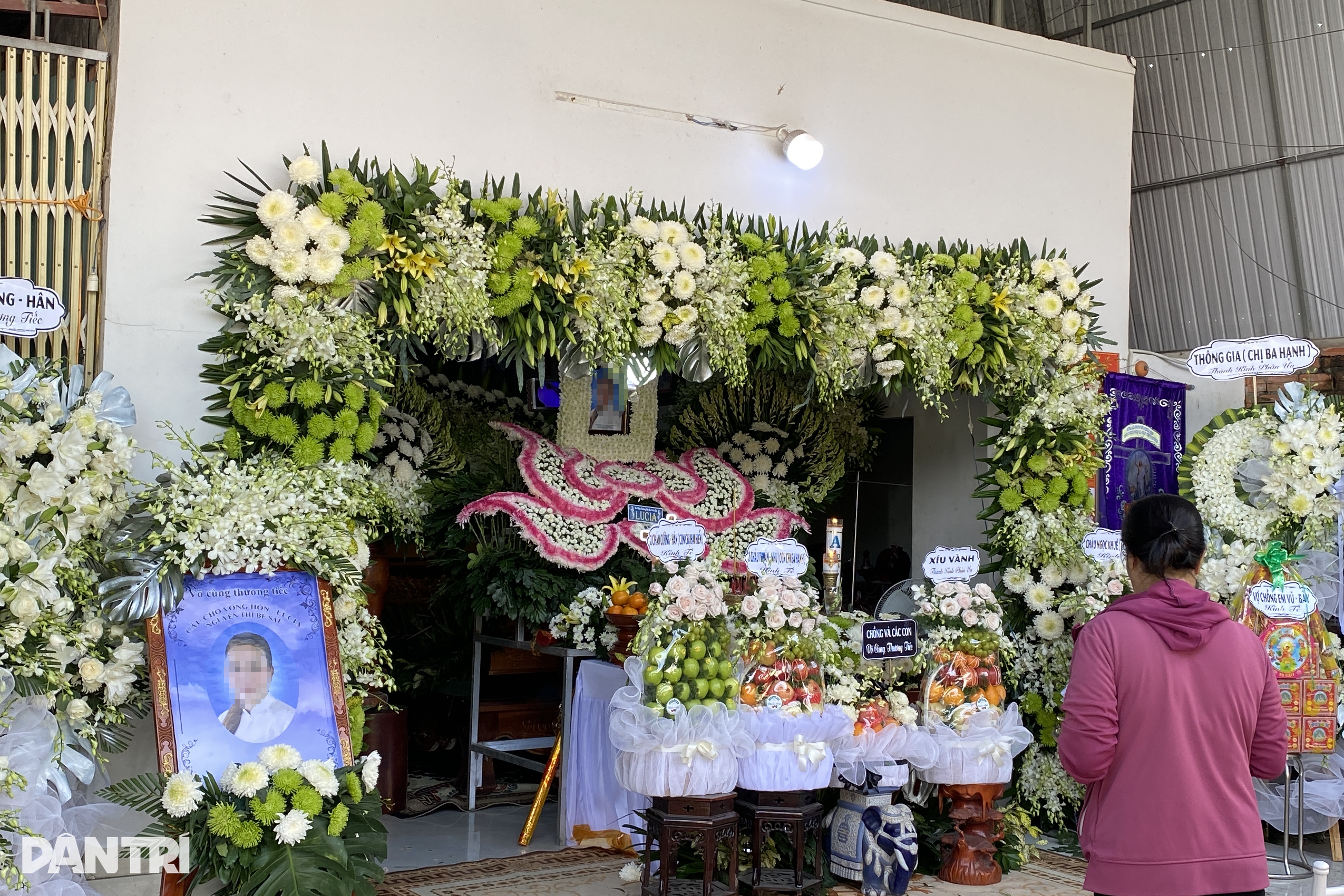 Người thân lên tiếng vụ anh trai lái Lexus tông em gái tử vong ở Tây Ninh | Báo Dân trí