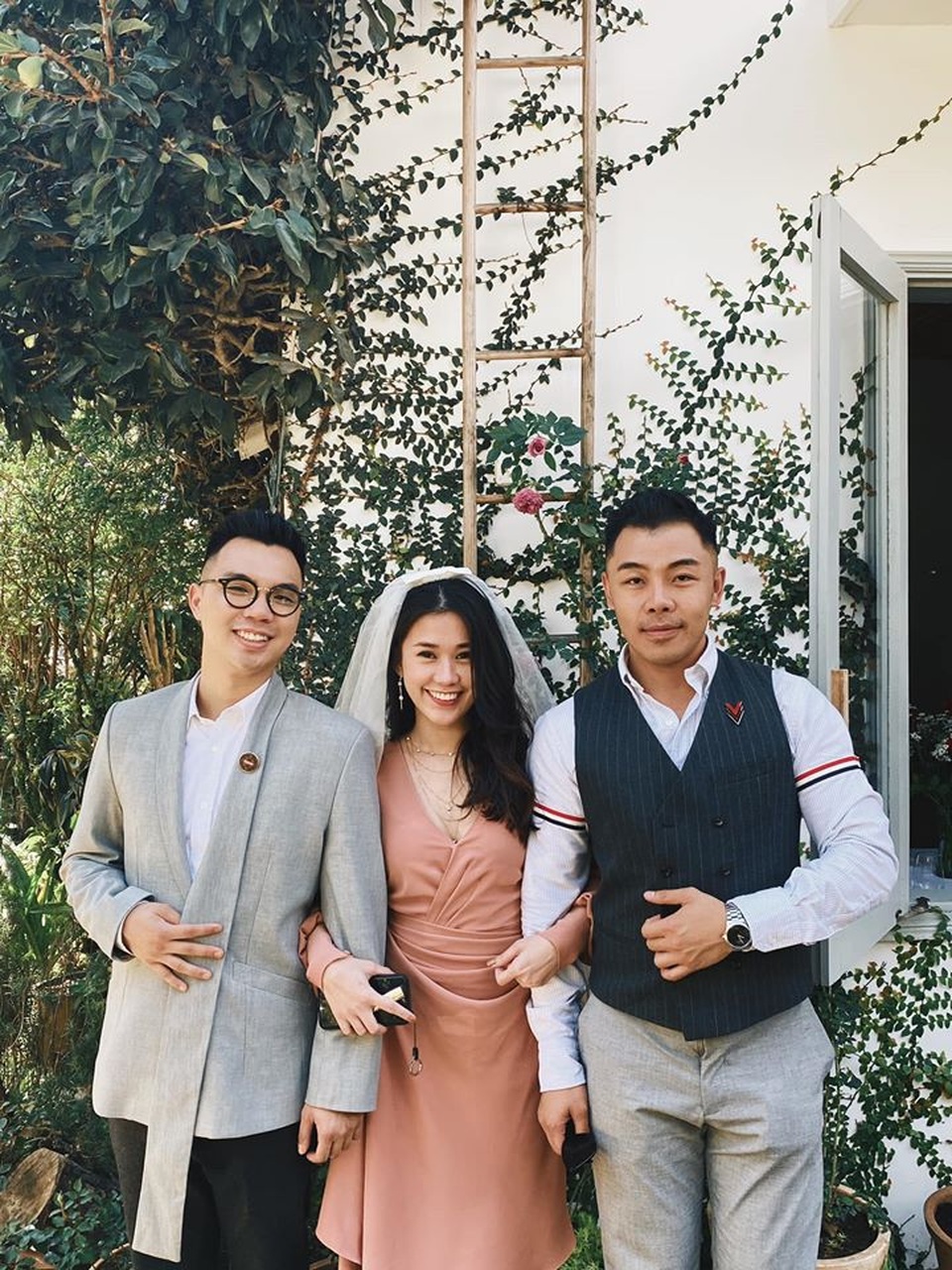 Tóc Tiên lên tiếng giãi bày lý do đám cưới bí mật kiểm soát an ninh - 10 Tóc Tiên lên tiếng giãi bày lý do đám cưới bí mật kiểm soát an ninh - 10