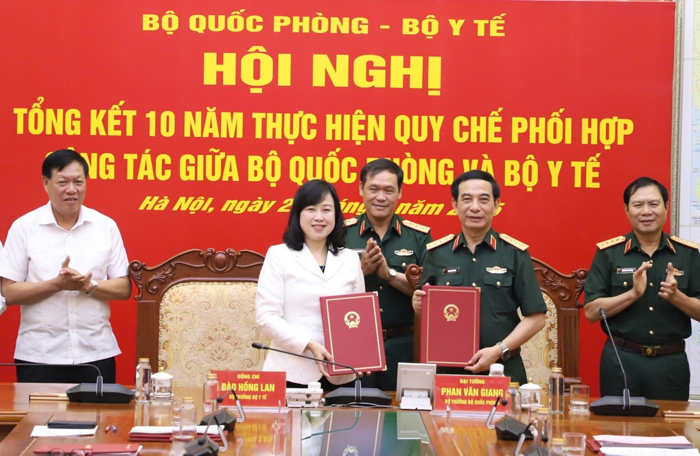 Fortalecimiento de la cooperación entre el Ministerio de Defensa Nacional y el Ministerio de Salud para responder a los nuevos desafíos - 3 Thắt chặt hợp tác Bộ Quốc phòng - Bộ Y tế trong ứng phó thách thức mới - 3
