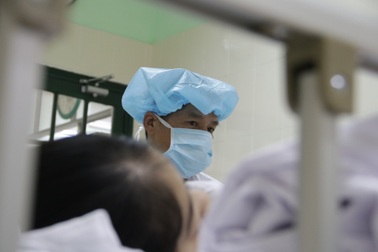 Hồi sinh từ trái tim của người hiến, bé gái 10 tuổi gửi lời cảm ơn “ông”