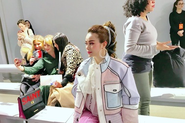 Hoa hậu Sella Trương gây chú ý khi xuất hiện tại NewYork Fashion Week