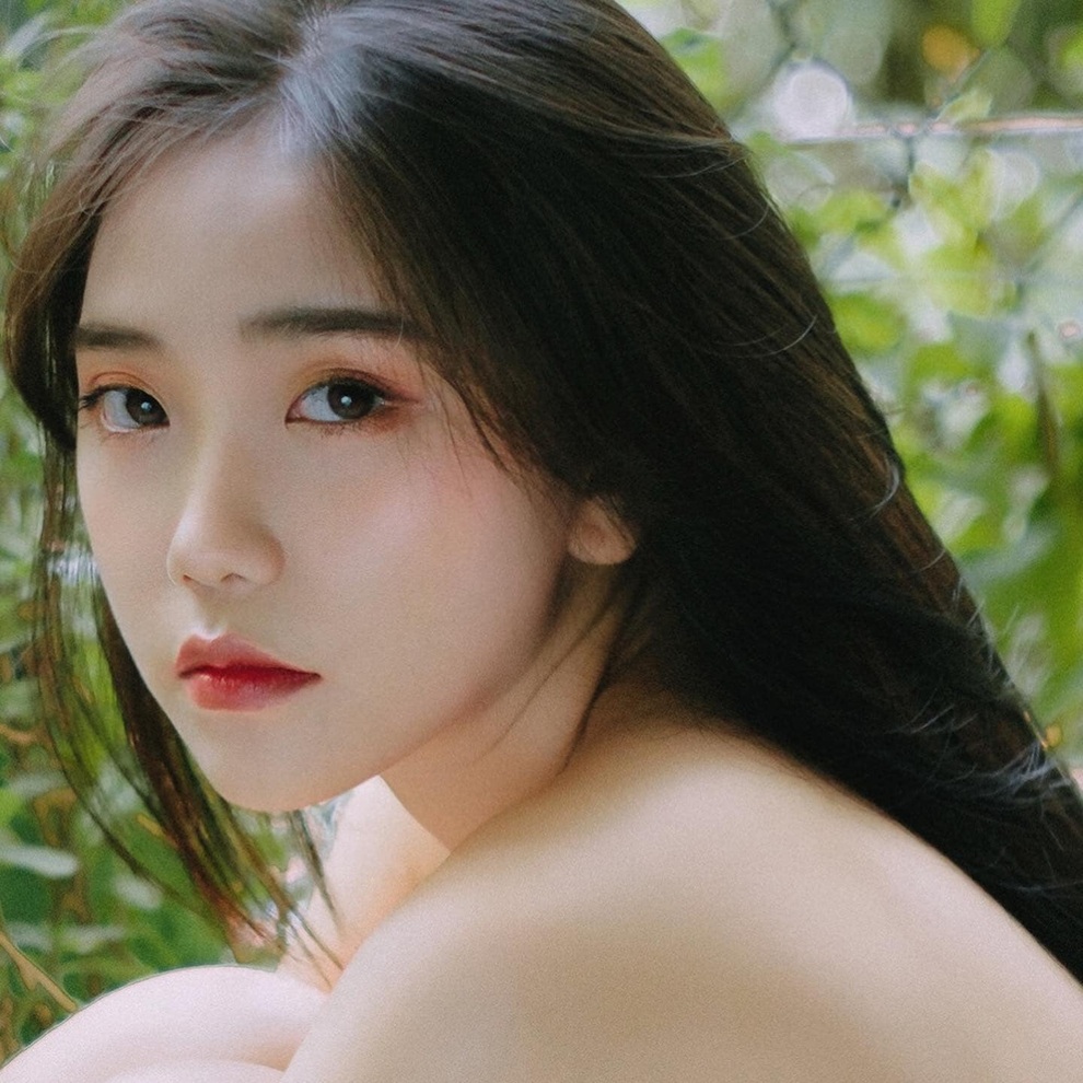 Ngẩn ngơ trước nét đẹp trong veo của hot girl sinh năm 2000 - 1 Ngẩn ngơ trước nét đẹp trong veo của hot girl sinh năm 2000 - 1