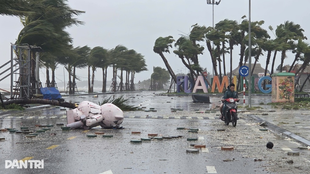 Bão Bualoi làm 11 người chết, 21 người mất tích, mất liên lạc - 1 Bão Bualoi làm 11 người chết, 21 người mất tích, mất liên lạc - 1