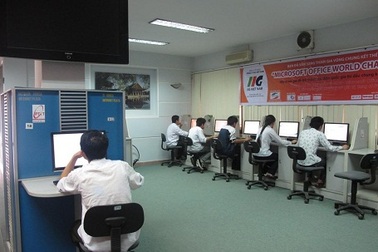 Hơn 100 trường tham dự Microsoft Office World Champion 2012