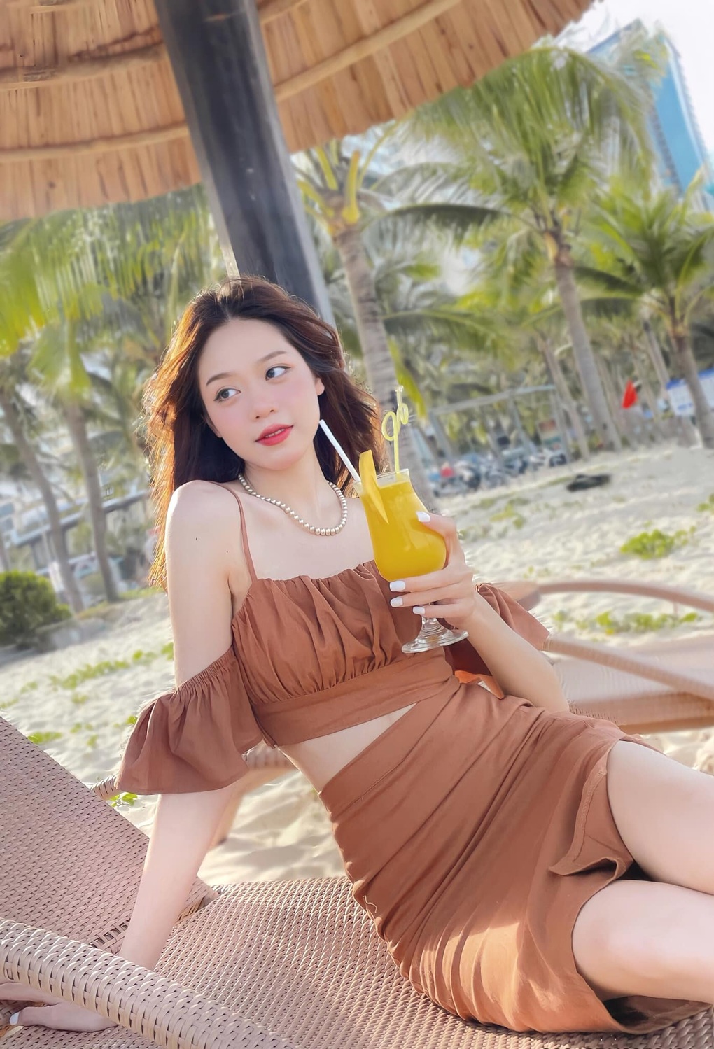 Nhan sắc đời thường Hoa hậu Thanh Thủy: Từ bị chê lưng gù đến 3 vòng sexy - 9 Nhan sắc đời thường Hoa hậu Thanh Thủy: Từ bị chê lưng gù đến 3 vòng sexy - 9