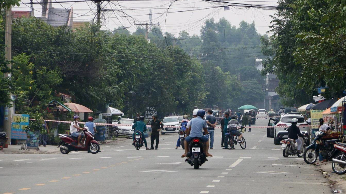 Điều tra nghi án hung thủ giết người rồi tự thiêu ở Bình Dương - 1 Điều tra nghi án hung thủ giết người rồi tự thiêu ở Bình Dương - 1