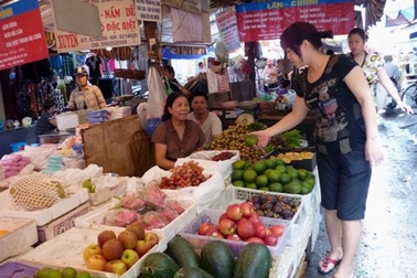 Giải tỏa chợ Hàng Bè, tiểu thương lo phải… ngồi chơi