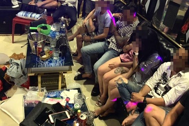 Hàng chục thanh niên “mở tiệc” ma tuý trong quán karaoke
