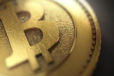 Giá Bitcoin giằng co mạnh sau khi vọt qua mốc 19.000 USD
