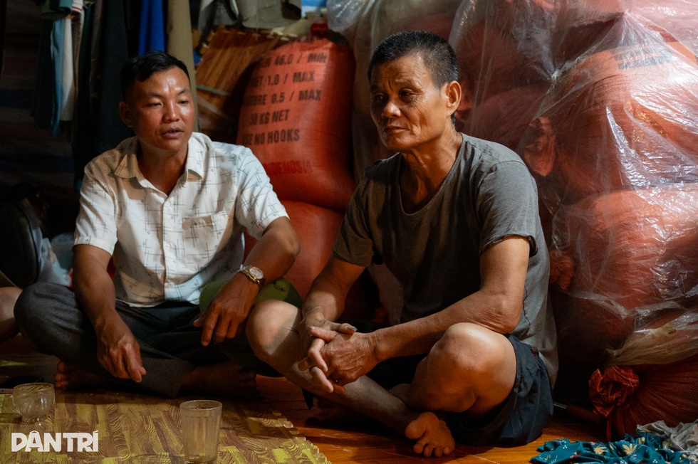 Làm dân vận, không ngại ngần gõ cửa từng nhà... xin đất - 6 Làm dân vận, không ngại ngần gõ cửa từng nhà... xin đất - 6