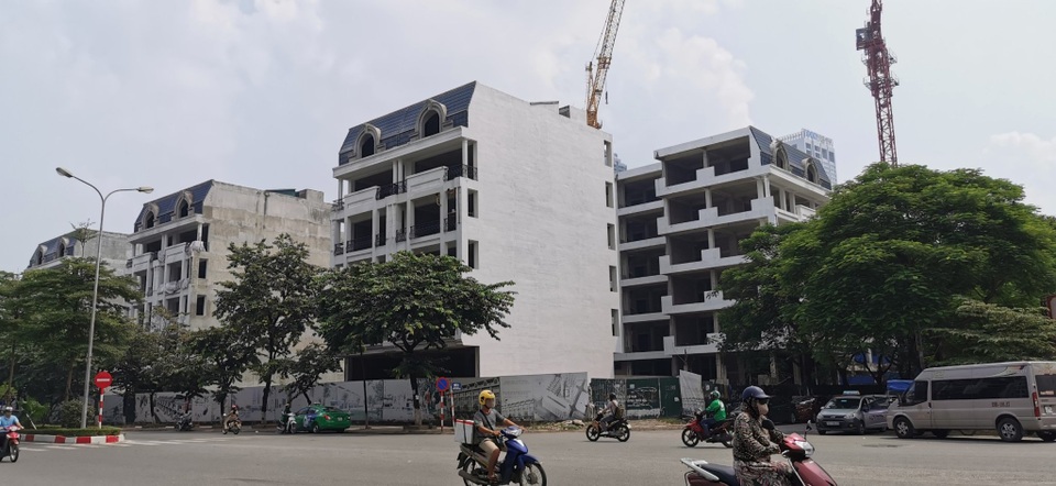 Vụ tranh chấp doanh nghiệp “rúng động” ở Hà Nội: Toà án áp dụng biện pháp khẩn cấp - 2 Vụ tranh chấp doanh nghiệp “rúng động” ở Hà Nội: Toà án áp dụng biện pháp khẩn cấp - 2