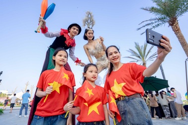 Vlasta - Sầm Sơn đón hàng chục nghìn du khách trong dịp nghỉ lễ 30/4-1/5