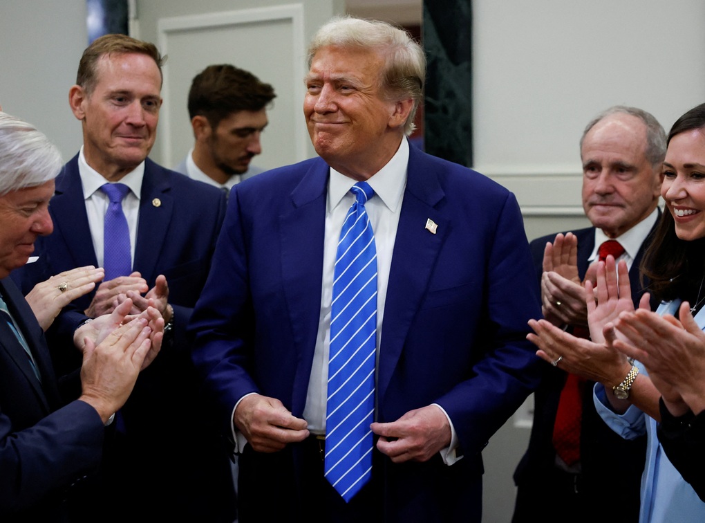 Ông Trump lần đầu trở lại nhà quốc hội Mỹ sau vụ bạo loạn - 1 Ông Trump lần đầu trở lại nhà quốc hội Mỹ sau vụ bạo loạn - 1