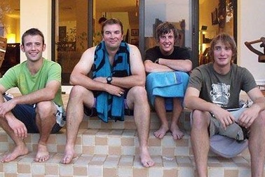 Iran chặn thuyền buồm, bắt giữ 5 công dân Anh