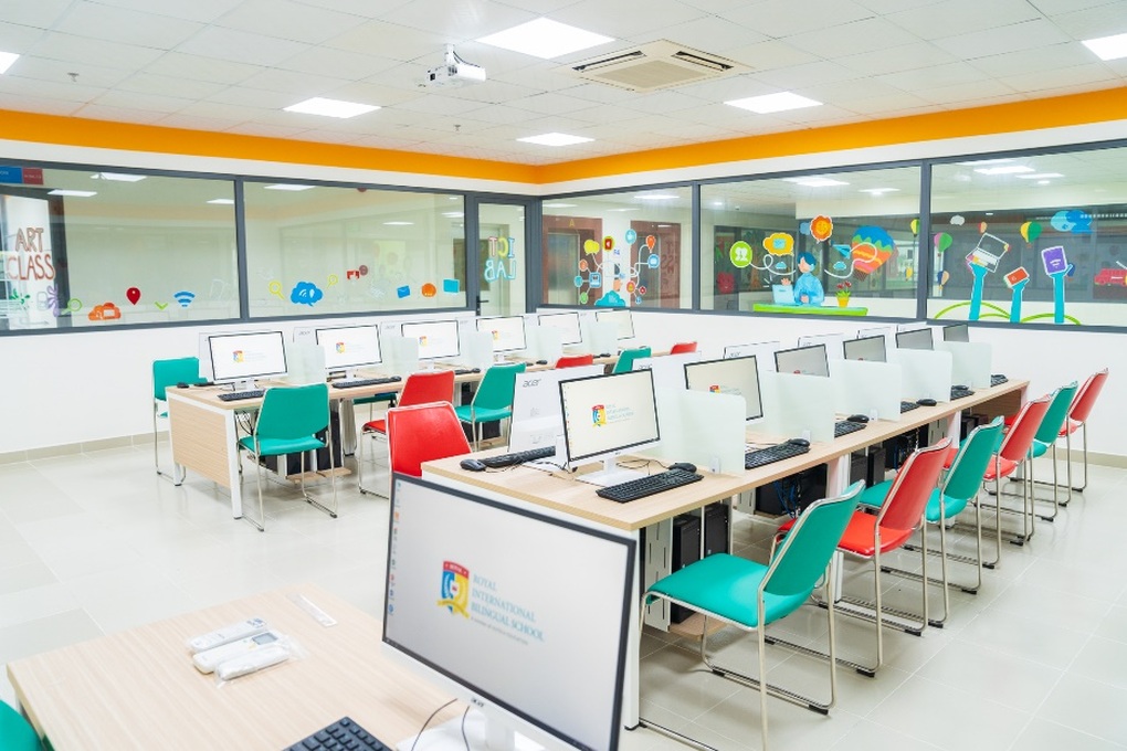 Hồ bơi, phòng học nhạc và loạt tiện nghi ở trường Royal School - 6 Hồ bơi, phòng học nhạc và loạt tiện nghi ở trường Royal School - 6