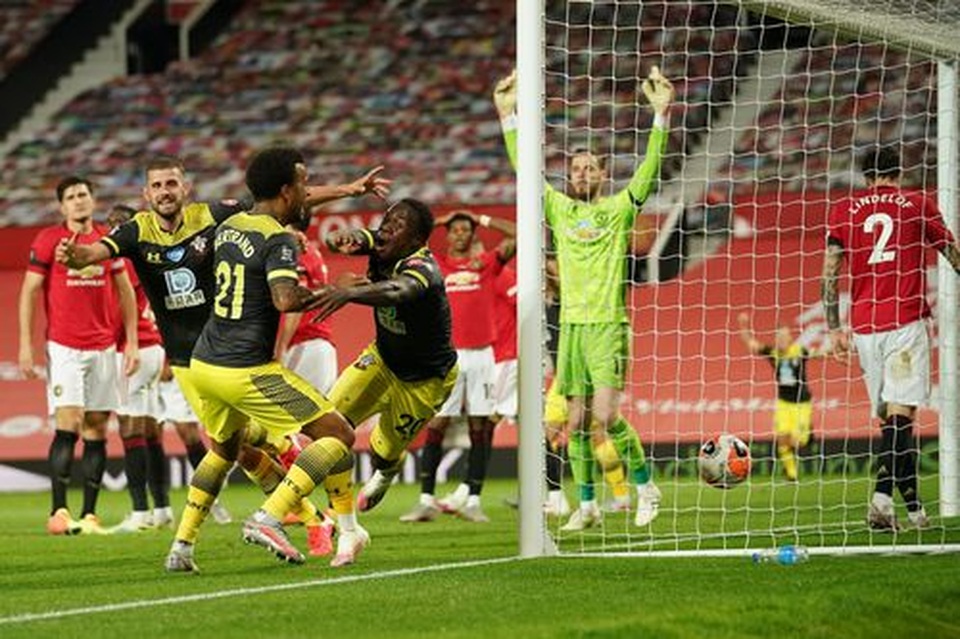 Man Utd 2-2 Southampton: Quỷ đỏ mất chiến thắng ở phút bù giờ - 2 Man Utd 2-2 Southampton: Quỷ đỏ mất chiến thắng ở phút bù giờ - 2
