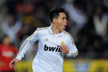 Nhận 10 triệu euro, Real Madrid tiễn “người thừa” sang Napoli